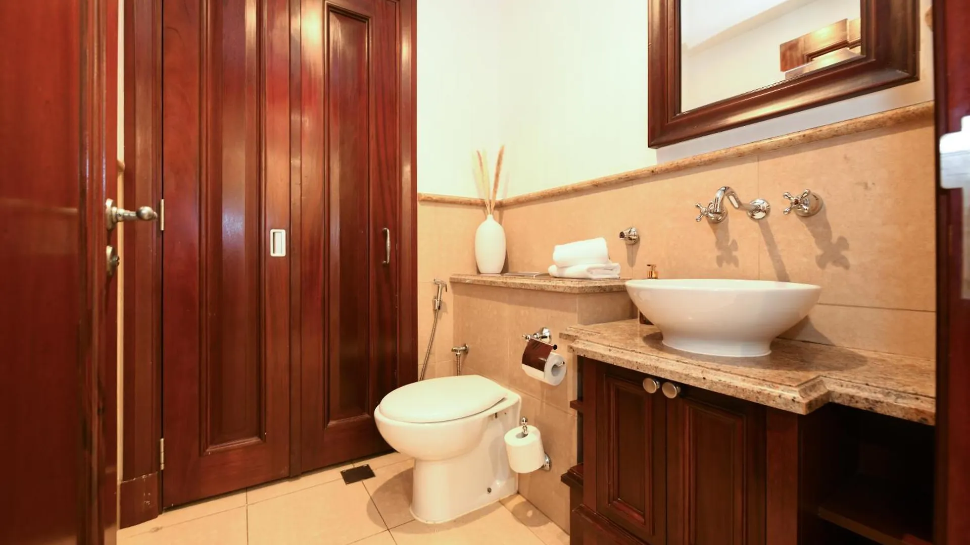 Apartment Downtown Gem - 2Br Near Dubai Mall And Burj Khalifa